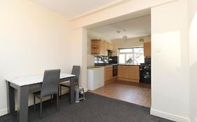Beach Next Door Flat Retreat And Free Parking